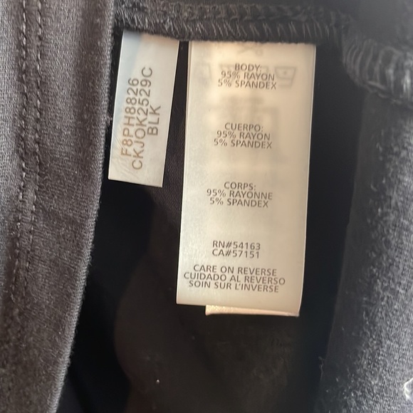 Calvin Klein Blsck 3/4 Bell Sleeve Top - Small NWT - Picture 3 of 5